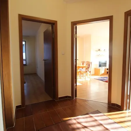 2 Bedroom Near Gondola