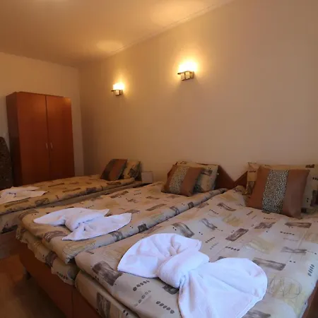 2 Bedroom Near Gondola