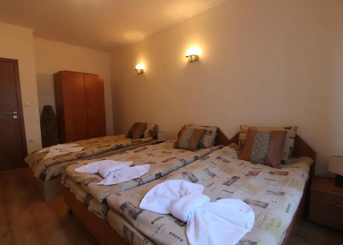 2 Bedroom Near Gondola