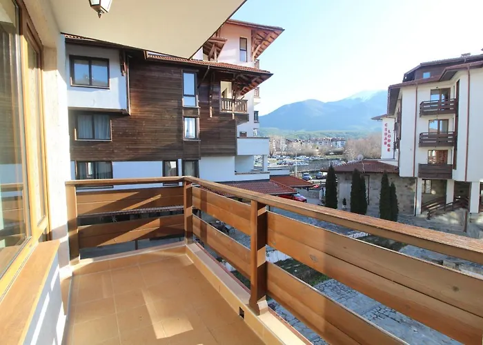 Apartment 2 Bedroom Near Gondola *