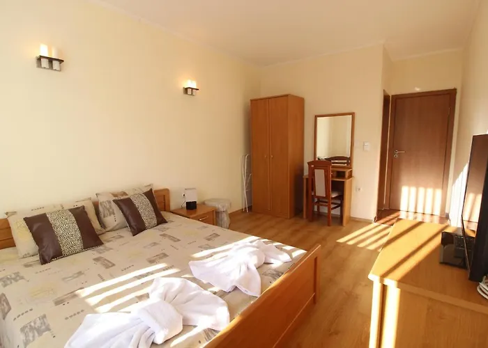 2 Bedroom Near Gondola