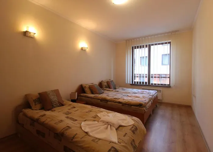 公寓 2 Bedroom Near Gondola 班斯科