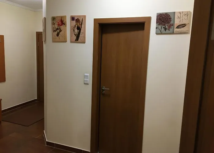 2 Bedroom Near Gondola 公寓 *